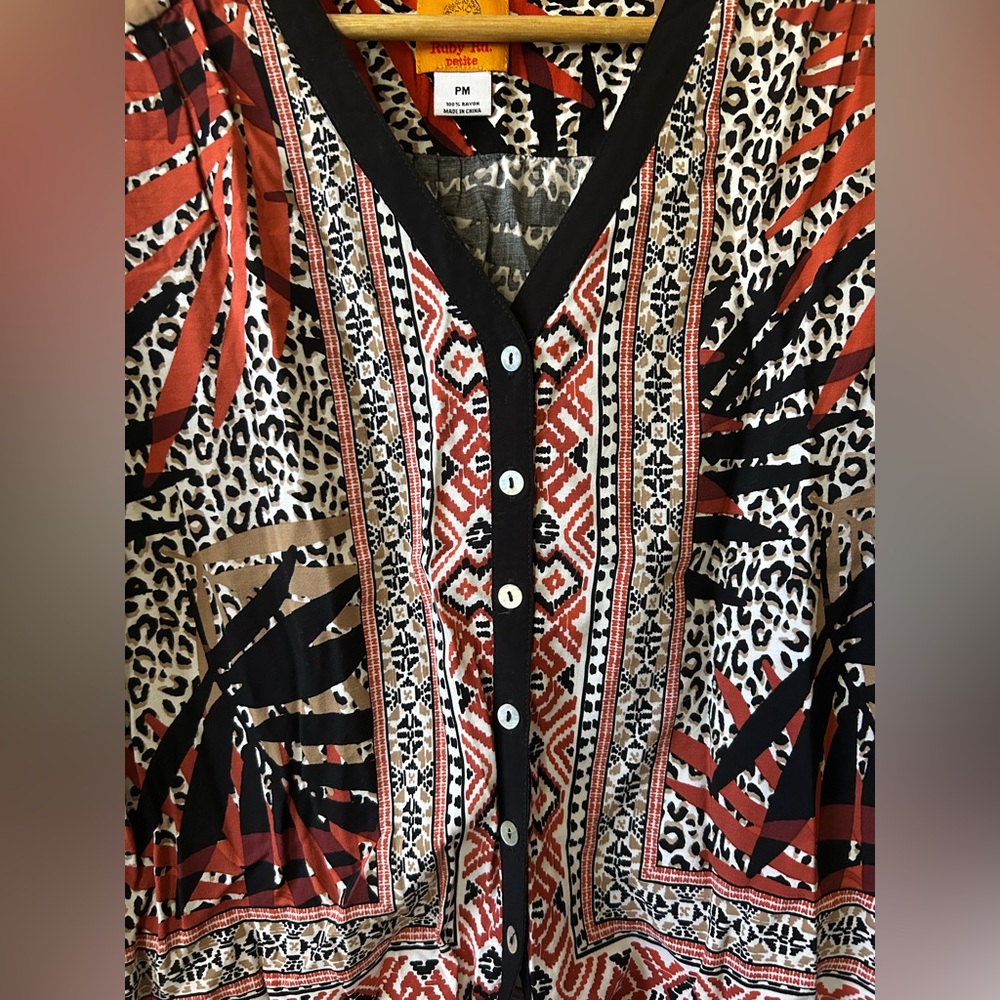 Ruby Rd. Mob Wife Animal Print Button Down Blouse Women’s Medium Petite - Picture 2 of 6